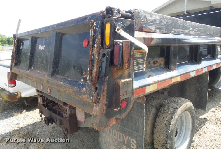 image for item K7727 2003 Ford F550 dump truck