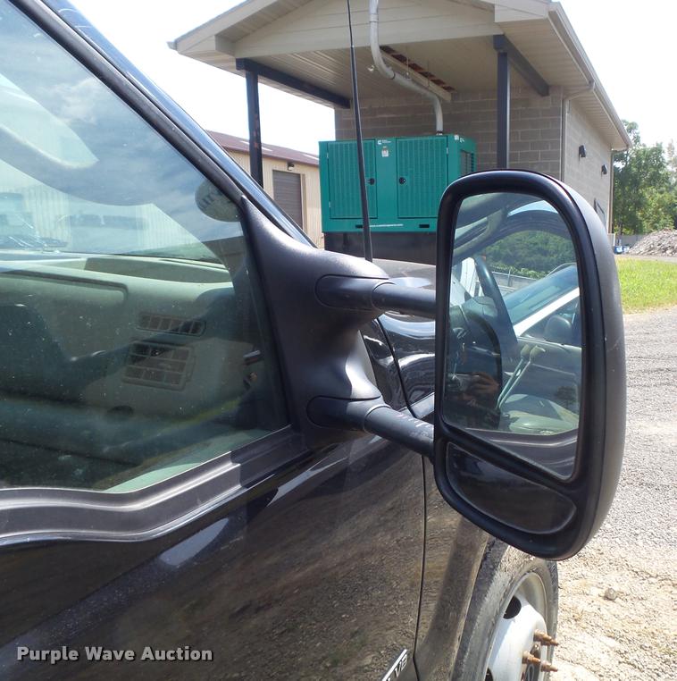 image for item K7727 2003 Ford F550 dump truck