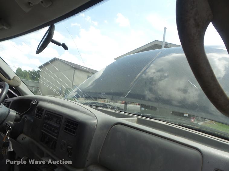 image for item K7727 2003 Ford F550 dump truck