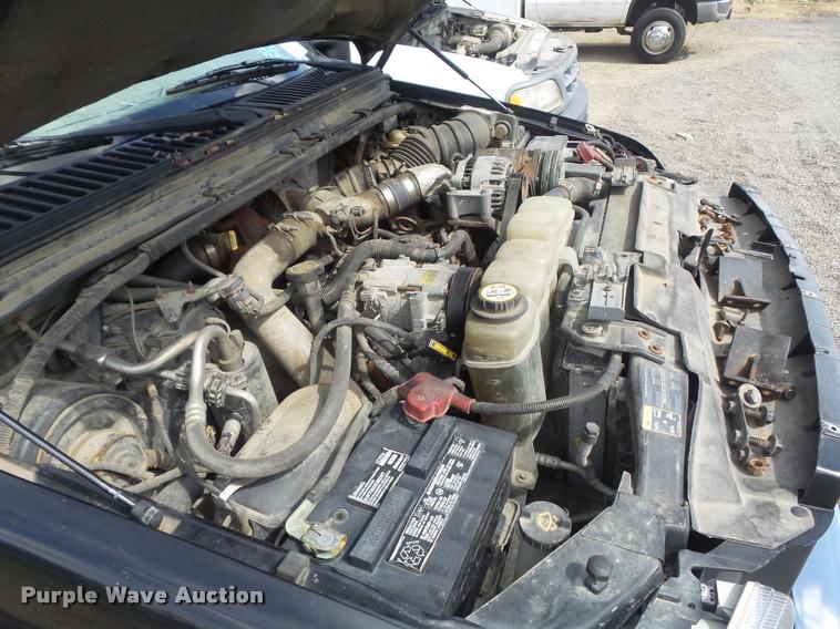 image for item K7727 2003 Ford F550 dump truck