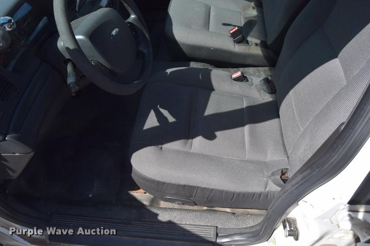 image for item L2561 2007 Ford Crown Victoria