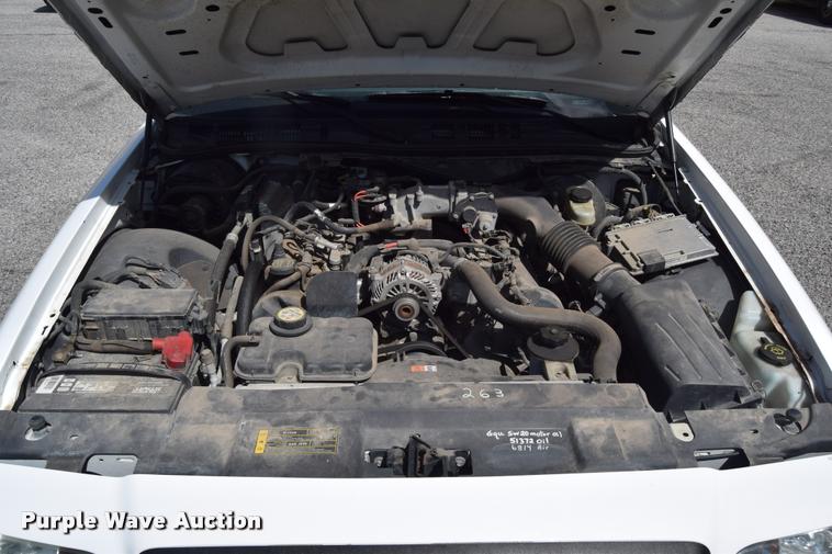 image for item L2561 2007 Ford Crown Victoria
