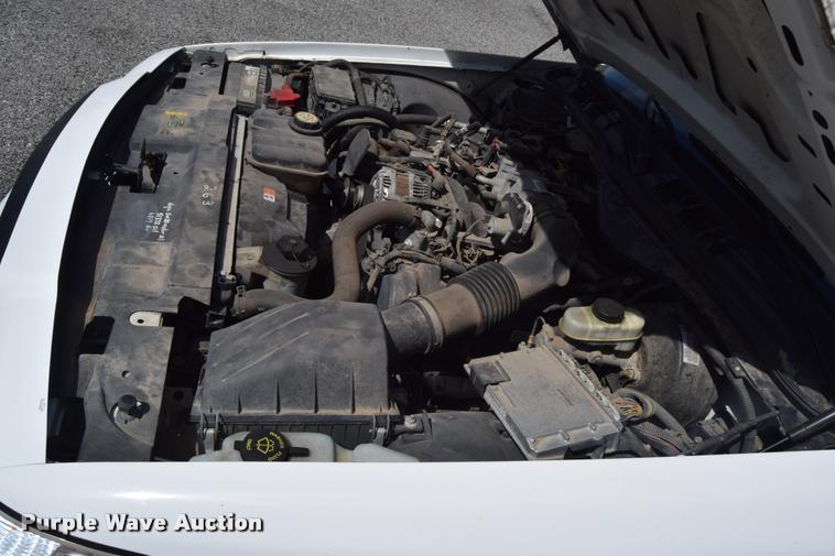 image for item L2561 2007 Ford Crown Victoria