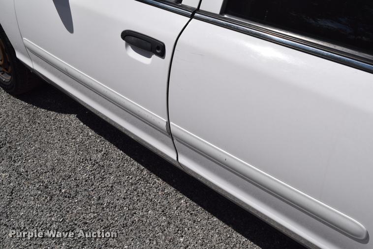 image for item L2561 2007 Ford Crown Victoria