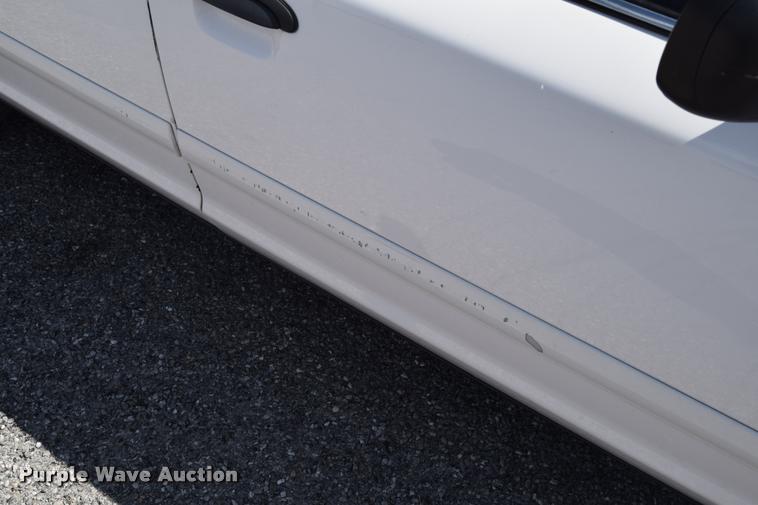 image for item L2561 2007 Ford Crown Victoria