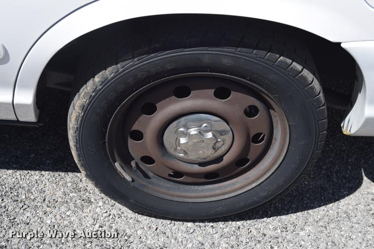 image for item L2561 2007 Ford Crown Victoria