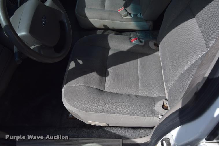 image for item L2563 2009 Ford Crown Victoria Police Interceptor