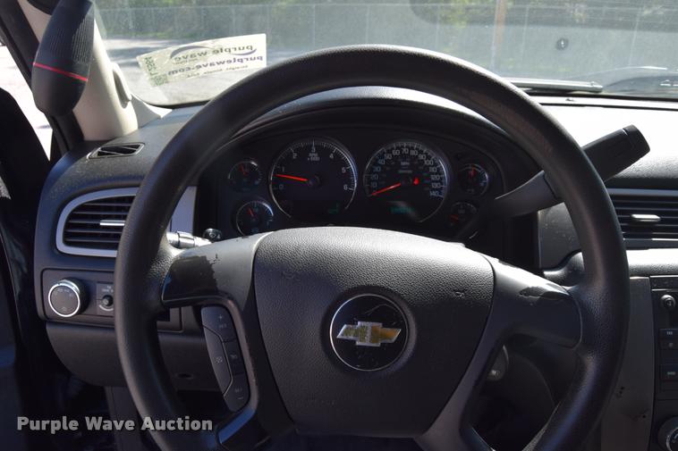 image for item L2564 2013 Chevrolet Tahoe Police SUV