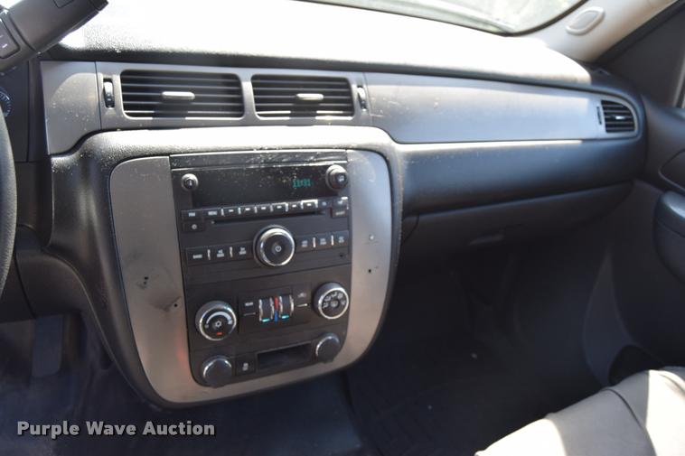 image for item L2564 2013 Chevrolet Tahoe Police SUV