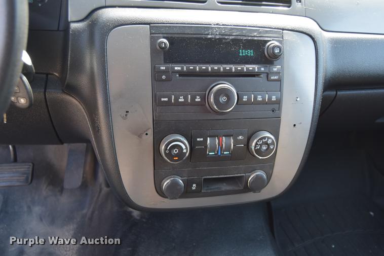 image for item L2564 2013 Chevrolet Tahoe Police SUV