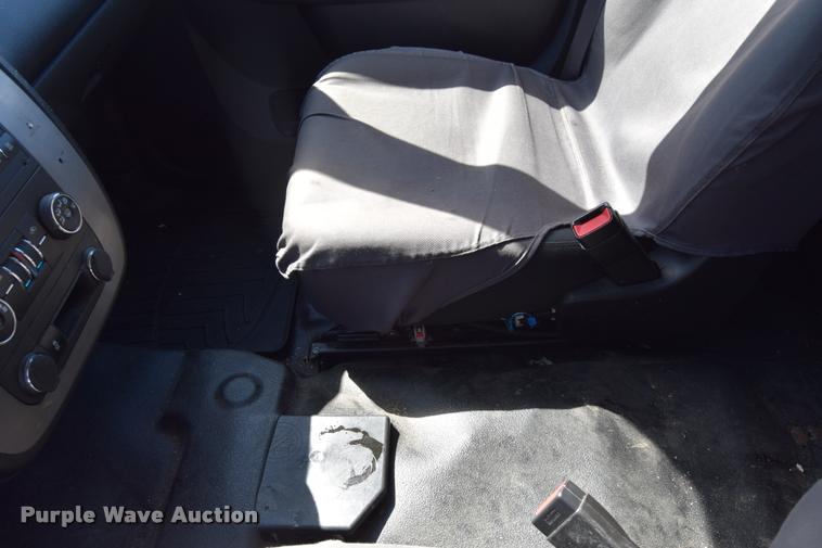 image for item L2564 2013 Chevrolet Tahoe Police SUV