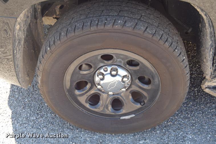 image for item L2564 2013 Chevrolet Tahoe Police SUV