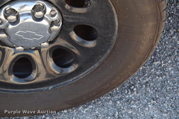 image for item L2564 2013 Chevrolet Tahoe Police SUV