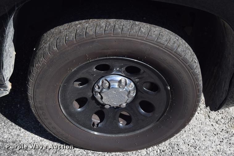 image for item L2564 2013 Chevrolet Tahoe Police SUV