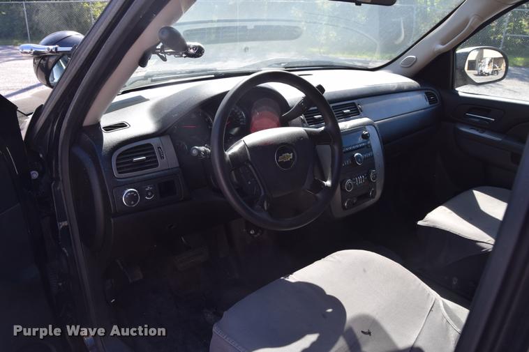 image for item L2565 2013 Chevrolet Tahoe Police SUV