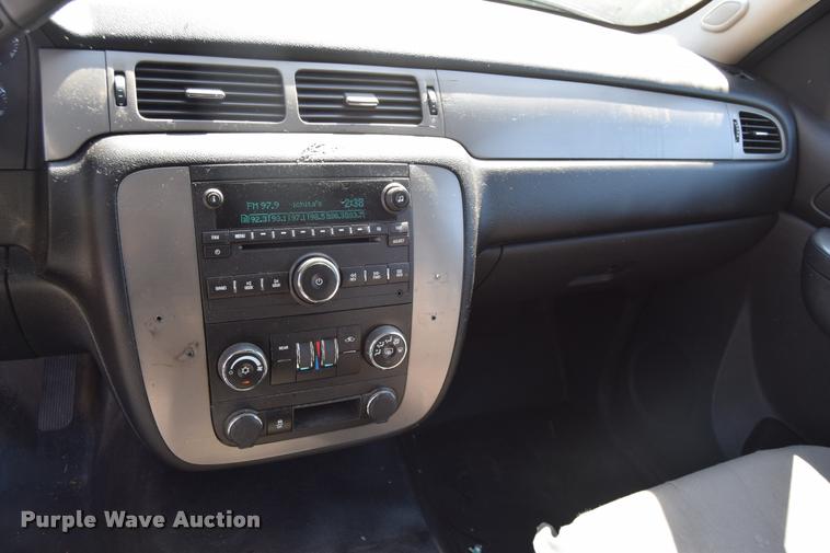 image for item L2565 2013 Chevrolet Tahoe Police SUV