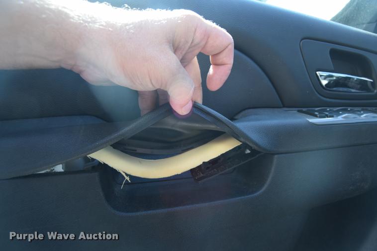 image for item L2565 2013 Chevrolet Tahoe Police SUV