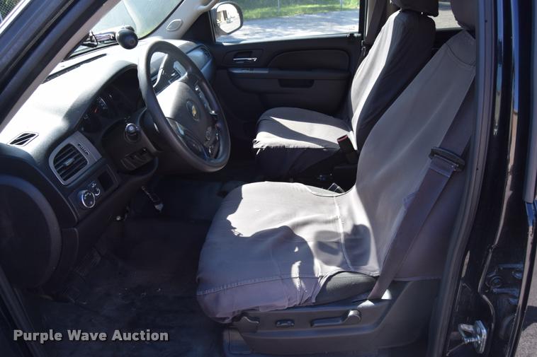 image for item L2566 2013 Chevrolet Tahoe Police SUV