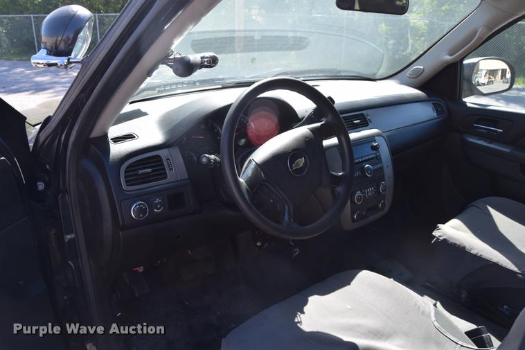 image for item L2566 2013 Chevrolet Tahoe Police SUV