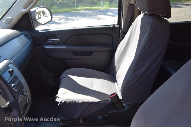 image for item L2566 2013 Chevrolet Tahoe Police SUV