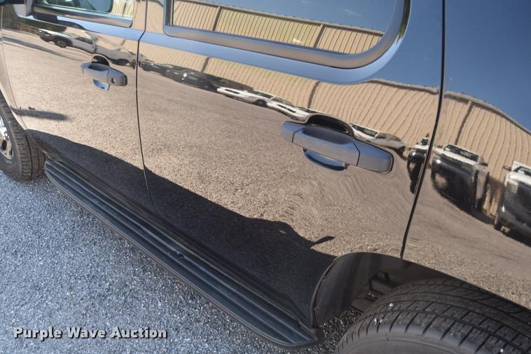 image for item L2566 2013 Chevrolet Tahoe Police SUV