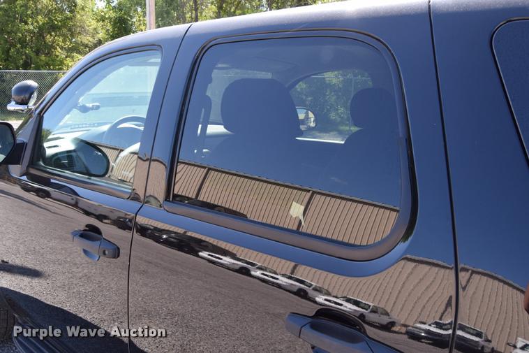 image for item L2566 2013 Chevrolet Tahoe Police SUV