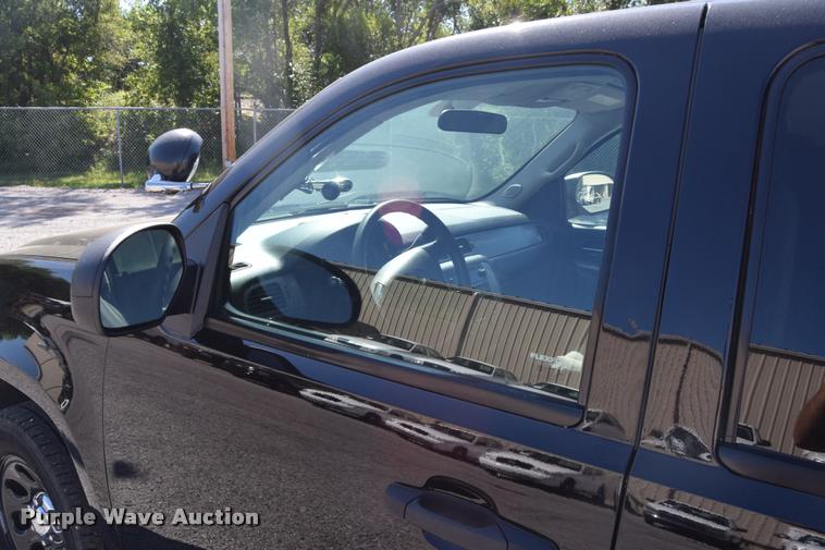 image for item L2566 2013 Chevrolet Tahoe Police SUV