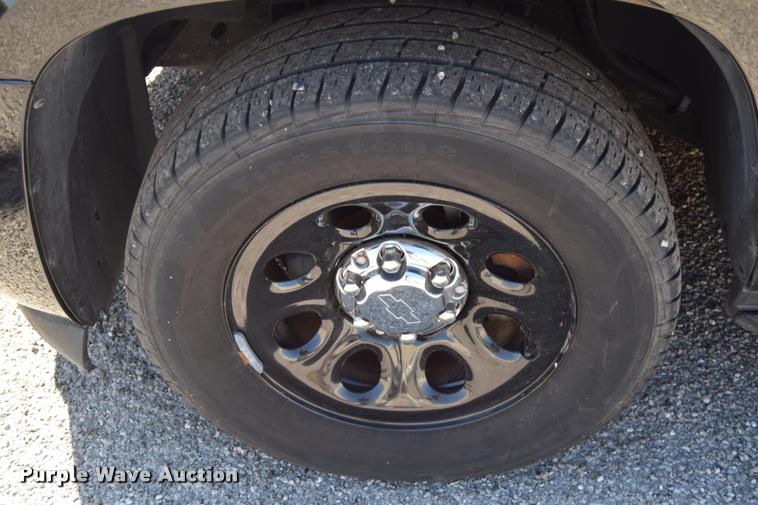 image for item L2566 2013 Chevrolet Tahoe Police SUV