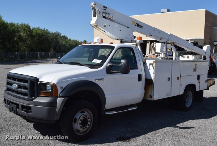 image for item L2567 2007 Ford F550 bucket truck