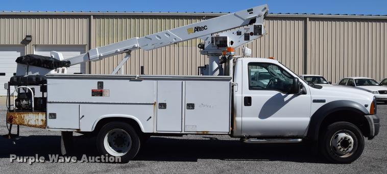 image for item L2567 2007 Ford F550 bucket truck
