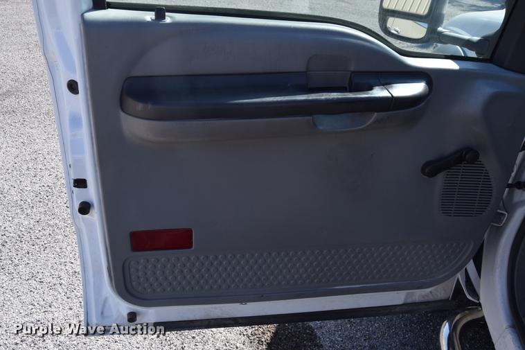 image for item L2567 2007 Ford F550 bucket truck