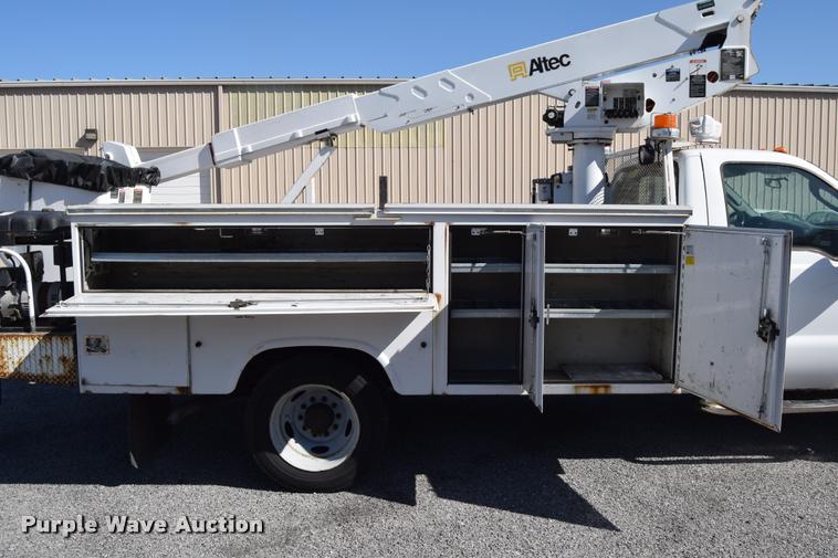 image for item L2567 2007 Ford F550 bucket truck