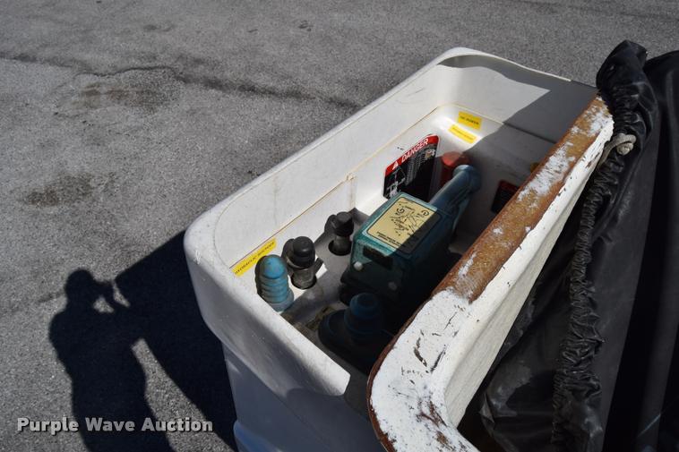 image for item L2567 2007 Ford F550 bucket truck