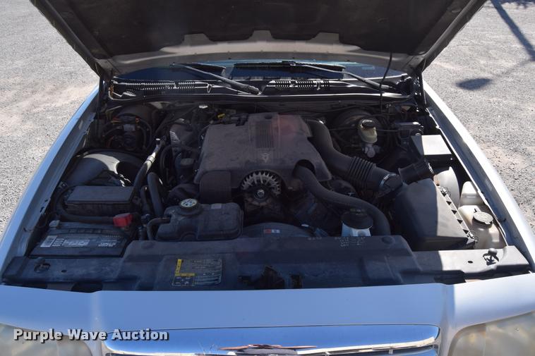 image for item L2569 2003 Ford Crown Victoria