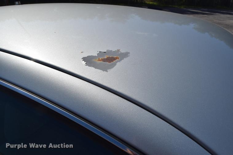 image for item L2569 2003 Ford Crown Victoria