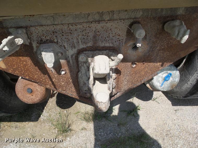 image for item L5522 1992 Volvo WG64 dump truck