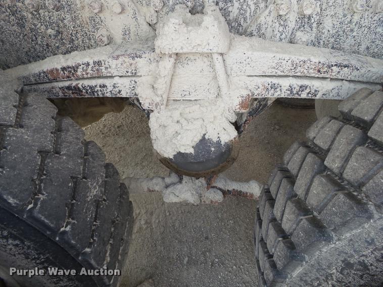 image for item L5522 1992 Volvo WG64 dump truck