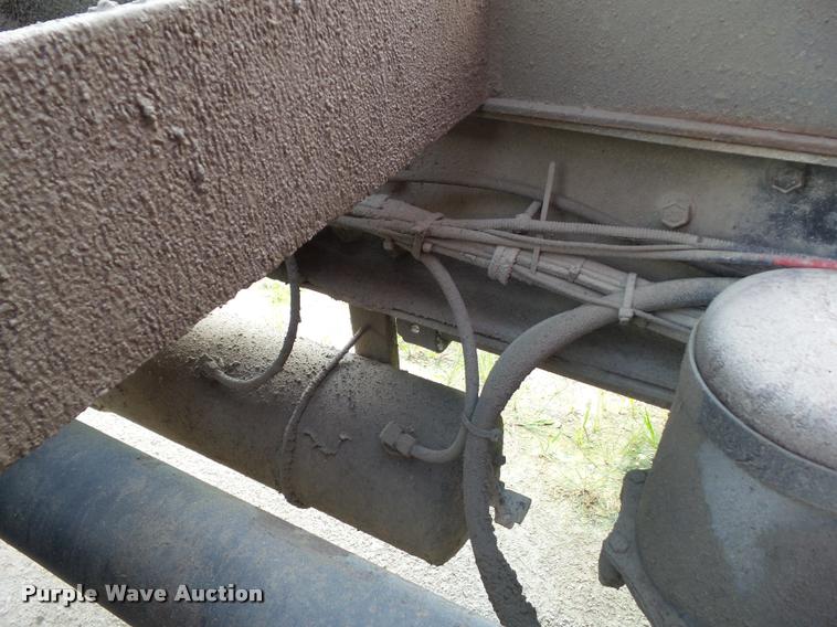 image for item L5522 1992 Volvo WG64 dump truck