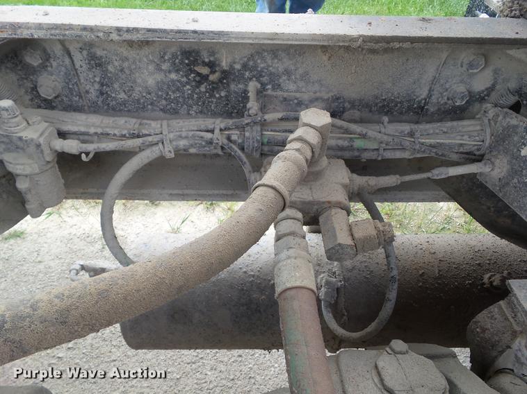 image for item L5522 1992 Volvo WG64 dump truck