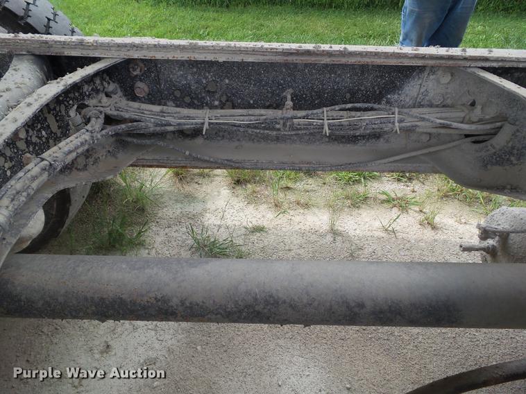 image for item L5522 1992 Volvo WG64 dump truck