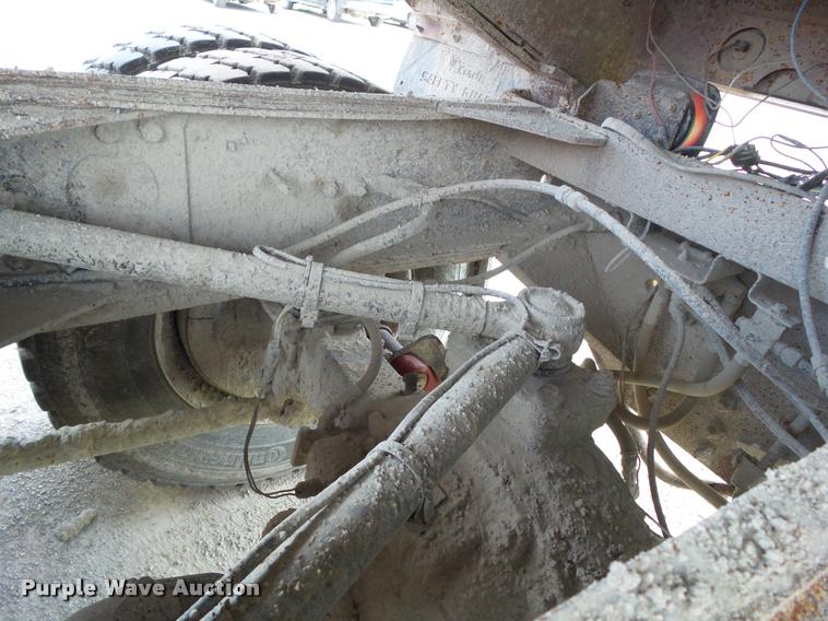 image for item L5522 1992 Volvo WG64 dump truck