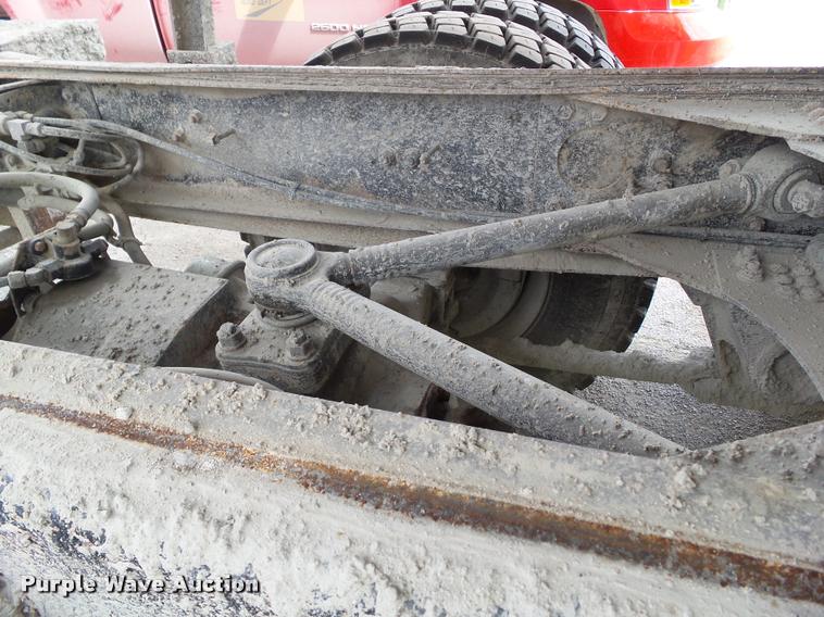 image for item L5522 1992 Volvo WG64 dump truck