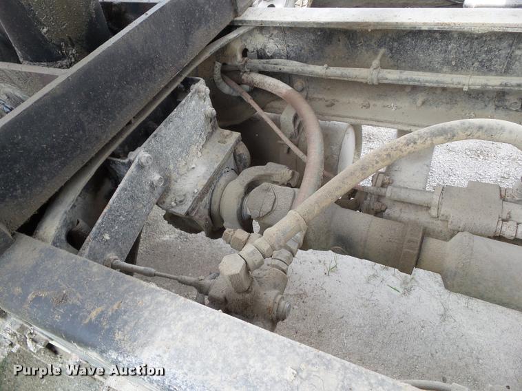 image for item L5522 1992 Volvo WG64 dump truck