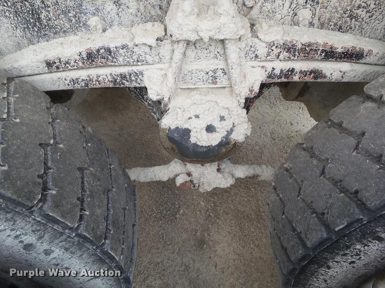 image for item L5522 1992 Volvo WG64 dump truck