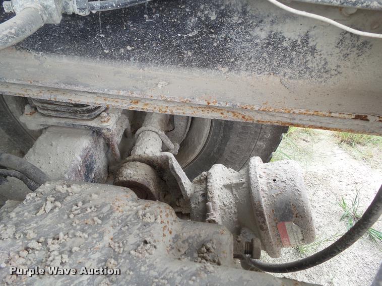 image for item L5522 1992 Volvo WG64 dump truck