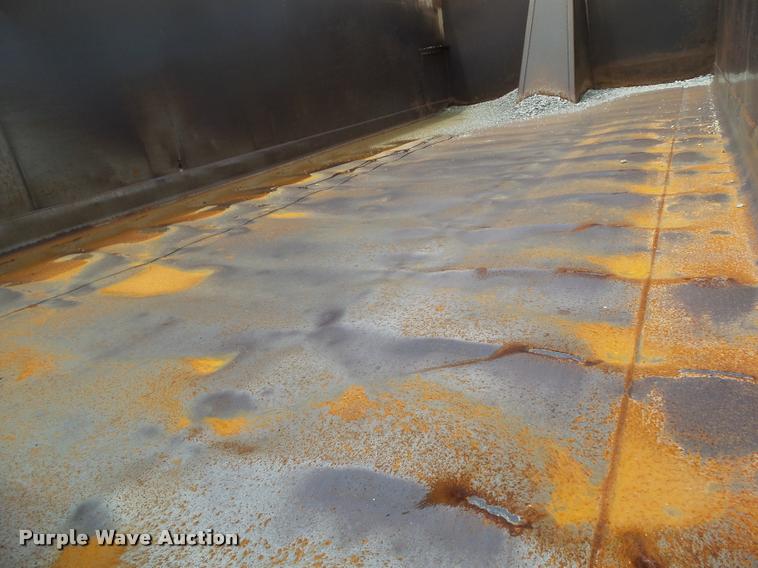 image for item L5522 1992 Volvo WG64 dump truck