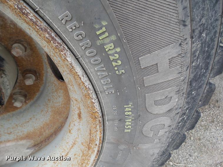 image for item L5522 1992 Volvo WG64 dump truck