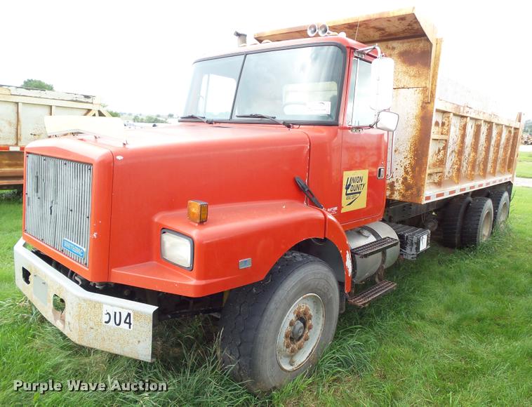 image for item L5523 1992 Volvo WG64 dump truck