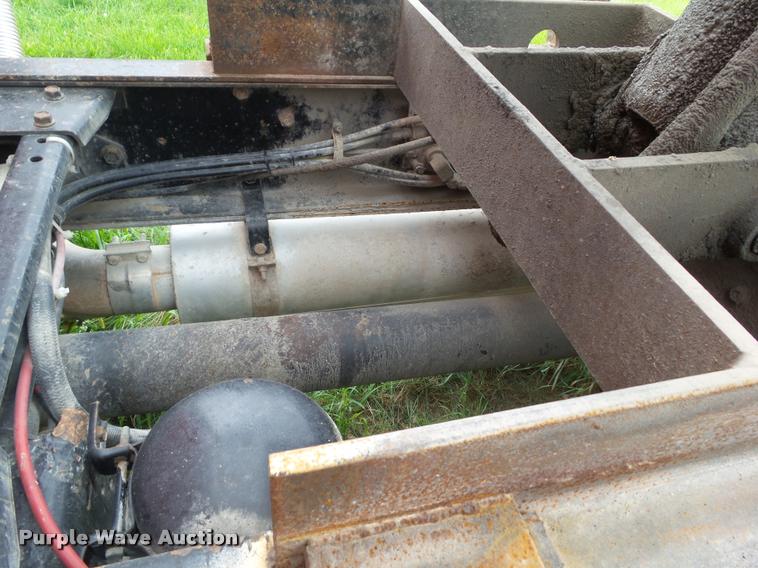 image for item L5523 1992 Volvo WG64 dump truck