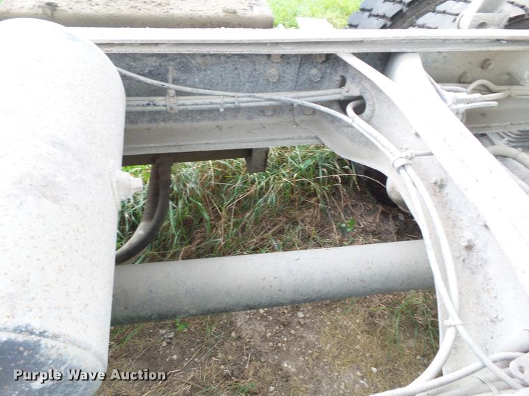 image for item L5523 1992 Volvo WG64 dump truck